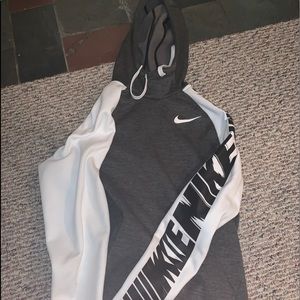 Nike pullover hoodie